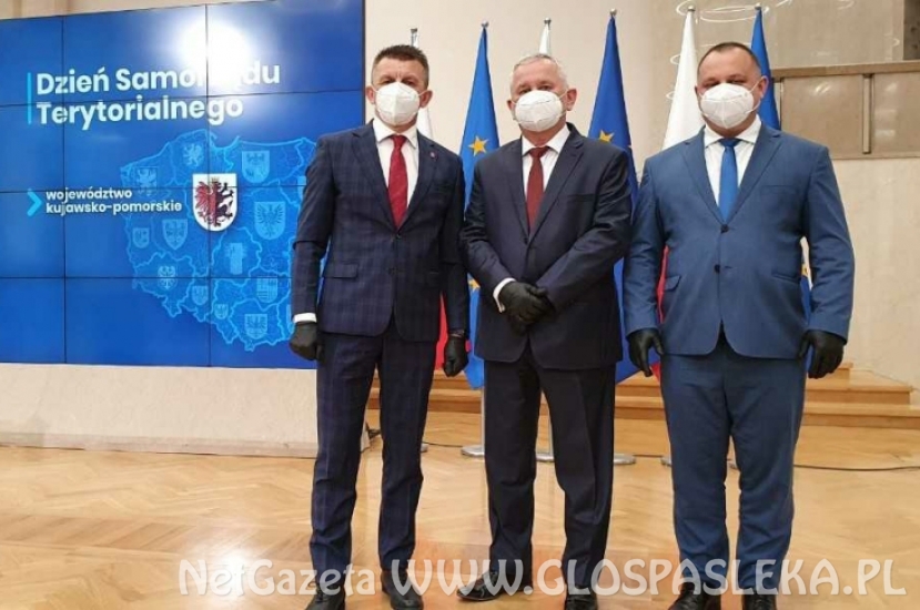 Starosta Elbląski z honorową odznaką zasłużony dla samorządu terytorialnego 