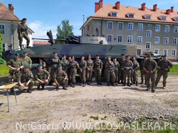 Nareszcie obóz szkoleniowy uczniów ZSEiT w 9 BBKPanc. w Braniewie