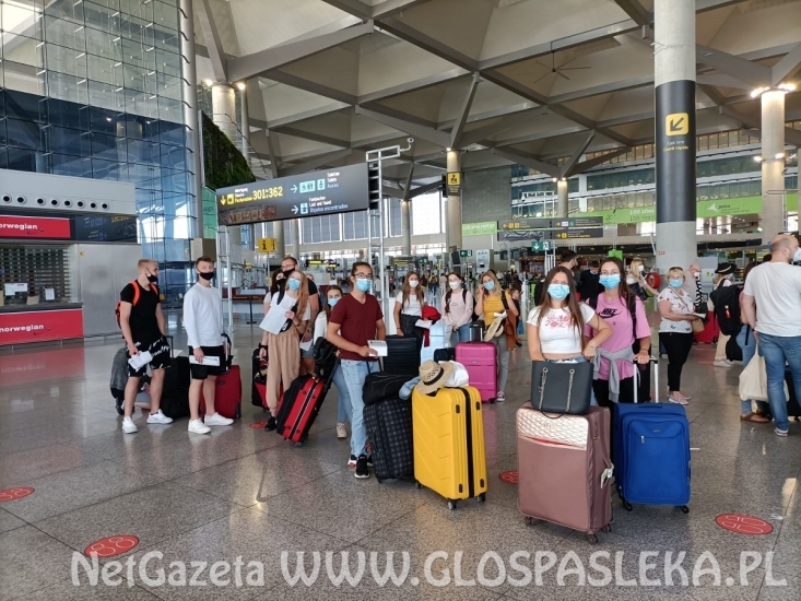 Powrót uczniów ZSEiT z dwutygodniowych staży w Maladze