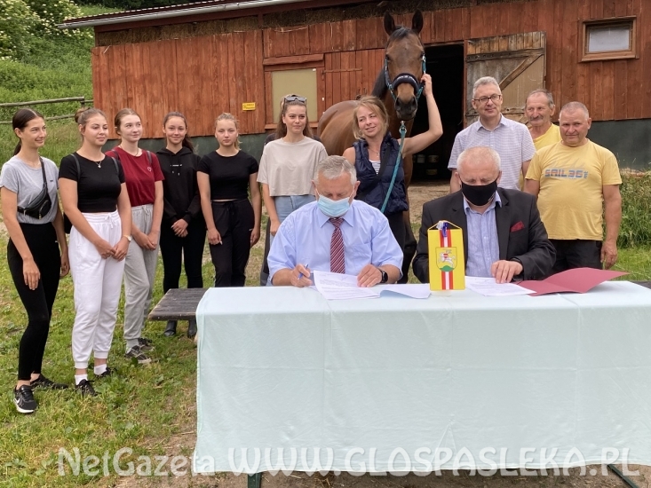 Umowa na dofinansowanie zakupu namiotu jeździeckiego