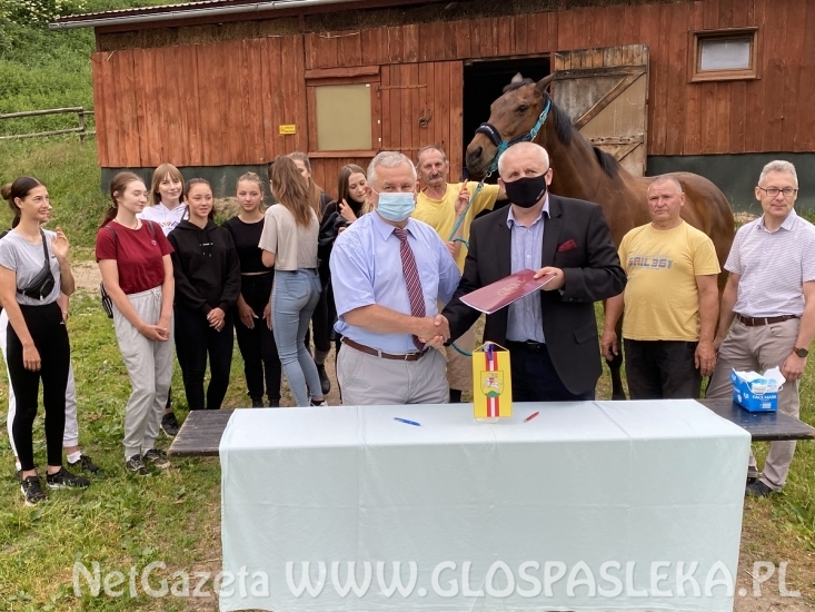 Umowa na dofinansowanie zakupu namiotu jeździeckiego