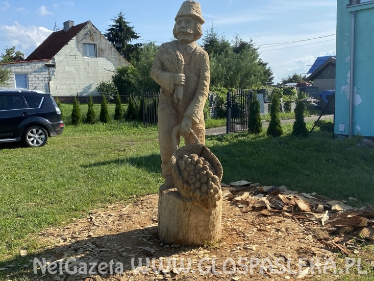 Drewniane rzeźby w Mariance