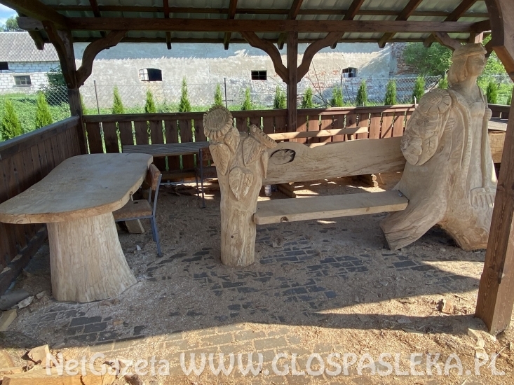 Drewniane rzeźby w Mariance