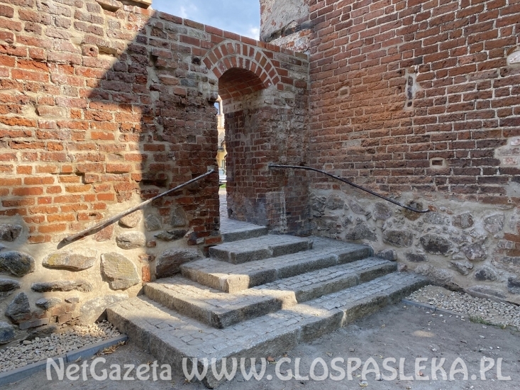 Przejście w murze gotowe