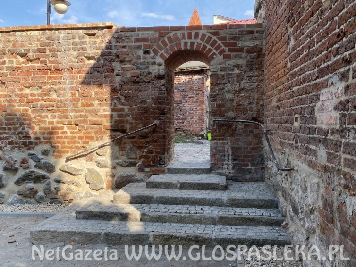 Przejście w murze gotowe