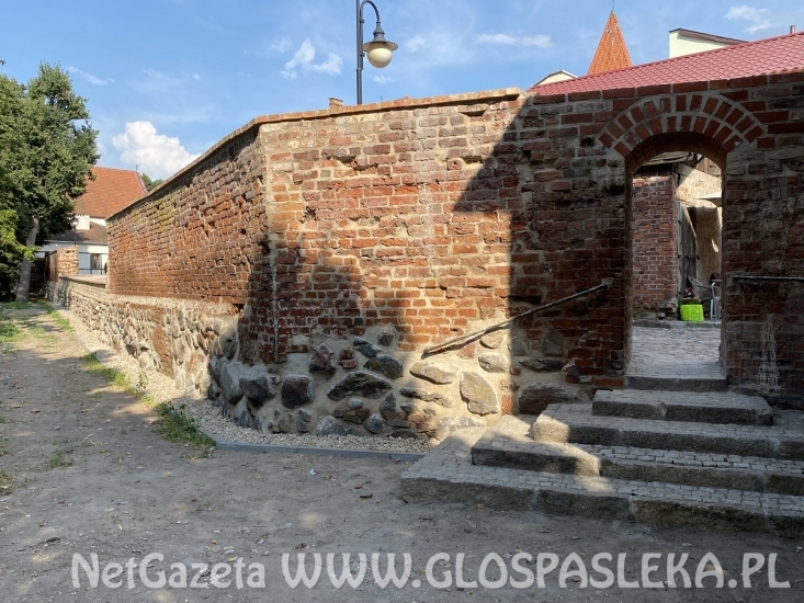 Przejście w murze gotowe