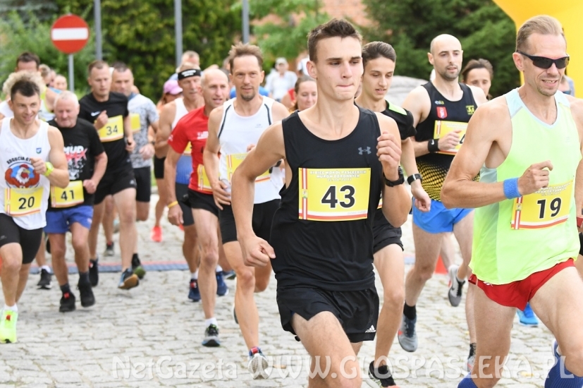 Małżeństwo z Ukrainy wygrywa Bieg Wokół Murów