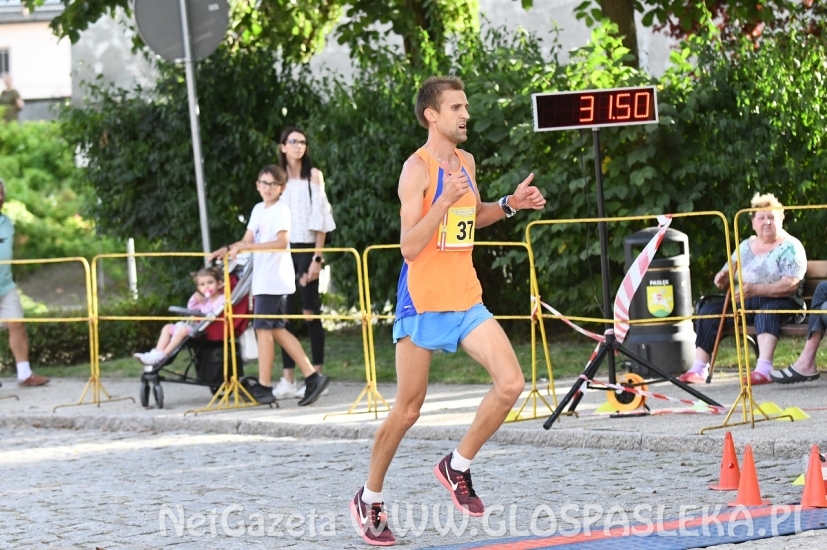 Małżeństwo z Ukrainy wygrywa Bieg Wokół Murów