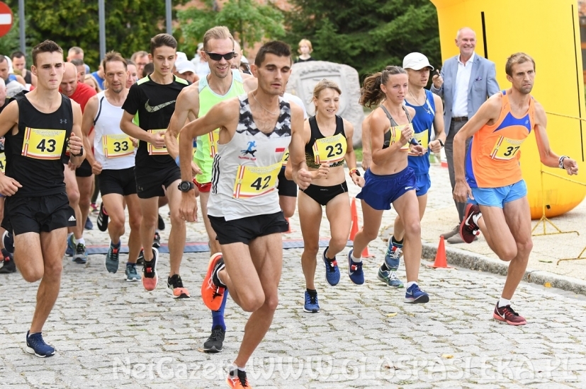 Małżeństwo z Ukrainy wygrywa Bieg Wokół Murów