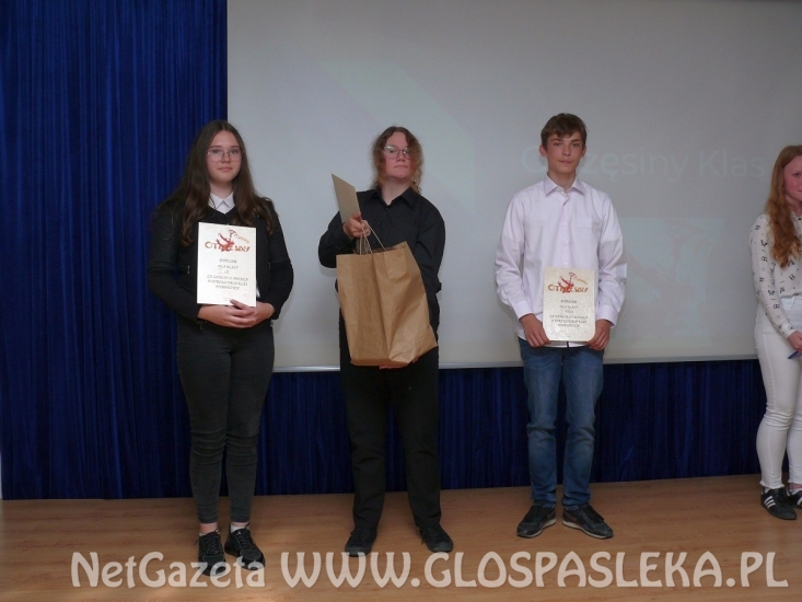 Ślubowanie i otrzęsiny klas pierwszych w ZSEiT w Pasłęku