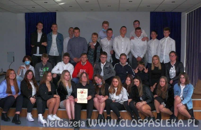 Ślubowanie i otrzęsiny klas pierwszych w ZSEiT w Pasłęku