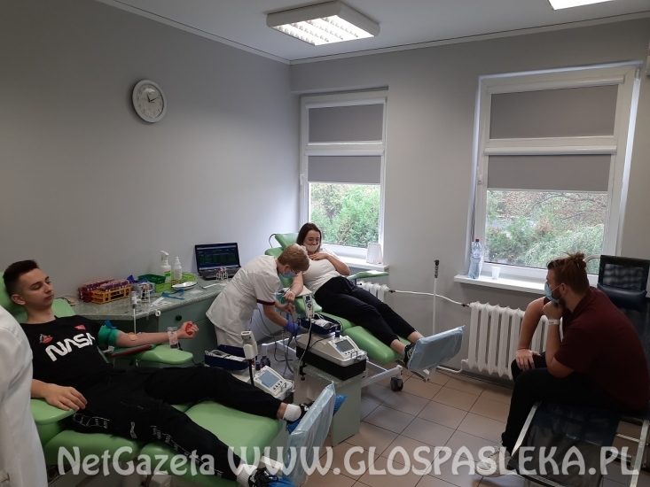 Maturzyści oddali krew