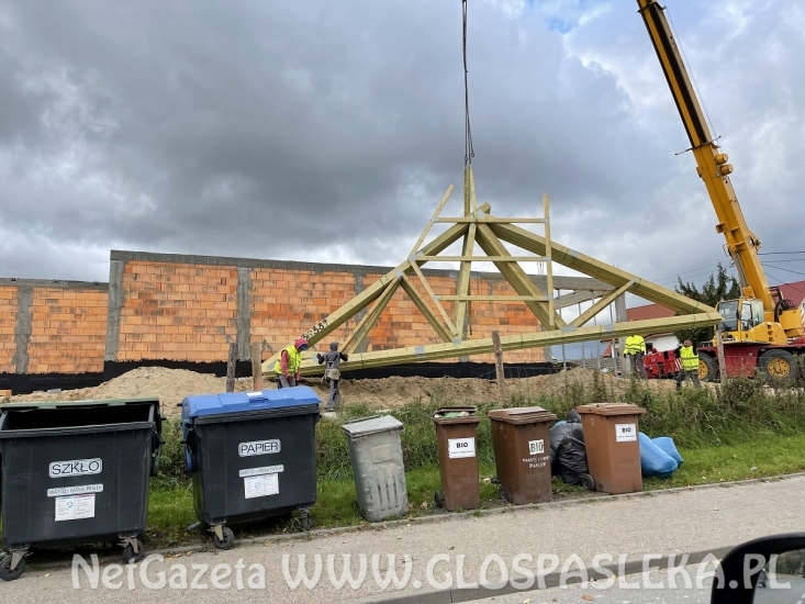 Dobre tempo na budowie Dino