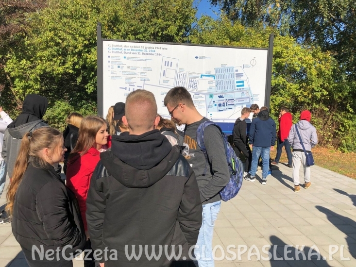 Młodzież z ZSEiT na wycieczce dydaktycznej w Sztutowie i w Nowym Dworze Gdańskim