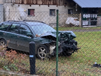 Łukszty - volvo na drzewie