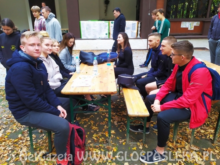 Drużynowe „złoto” dziewcząt z ZSEiT  