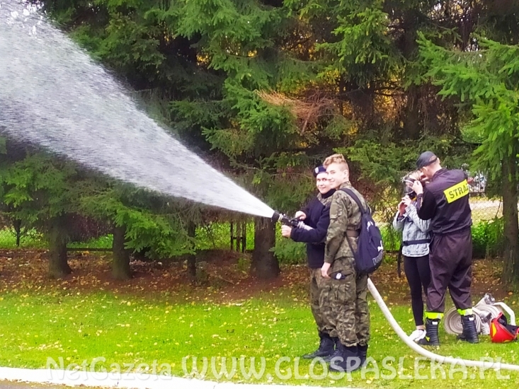 KADECI ZSEIT W JEDNOSTCE RATOWNICZO-GAŚNICZEJ W PASŁĘKU