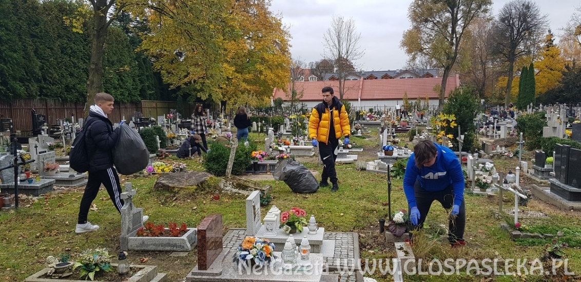 Młodzież ZS pamięta