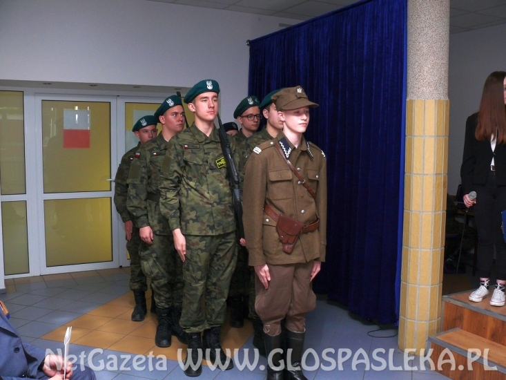 Obchody 103. rocznicy odzyskania niepodległości w ZSEiT