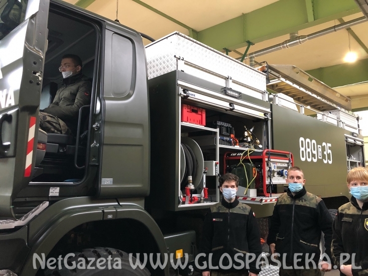 Kadeci ZSEiT z wizytą w Bazie Lotnictwa Taktycznego w Malborku