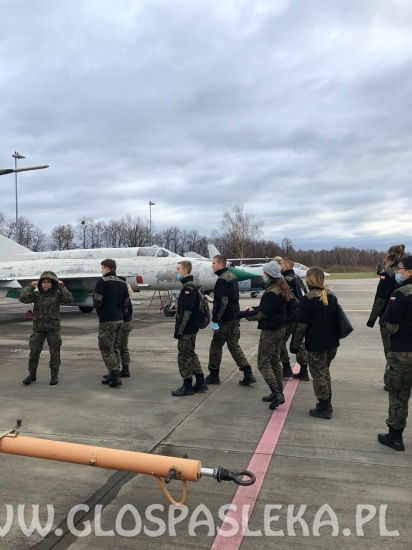 Kadeci ZSEiT z wizytą w Bazie Lotnictwa Taktycznego w Malborku