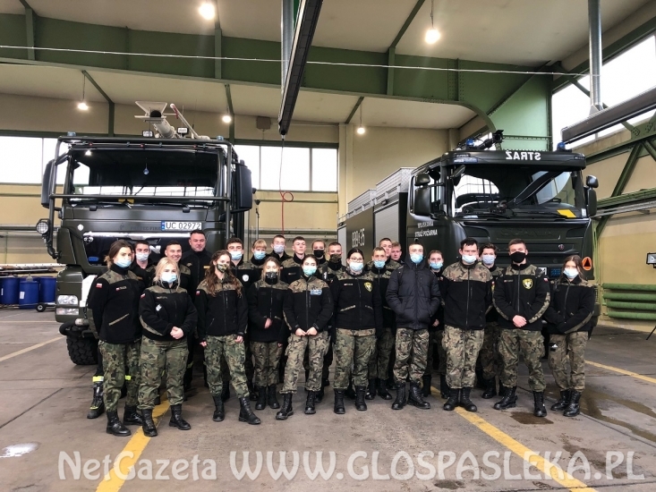 Kadeci ZSEiT z wizytą w Bazie Lotnictwa Taktycznego w Malborku