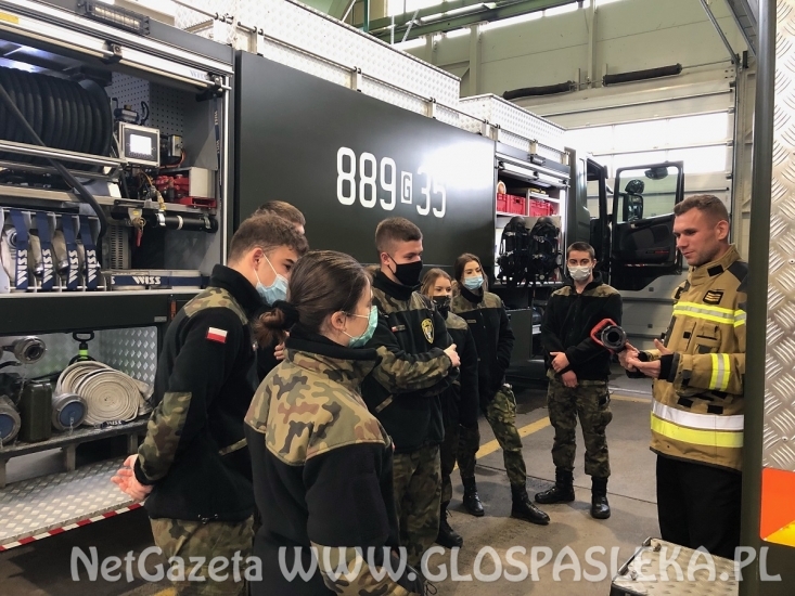 Kadeci ZSEiT z wizytą w Bazie Lotnictwa Taktycznego w Malborku