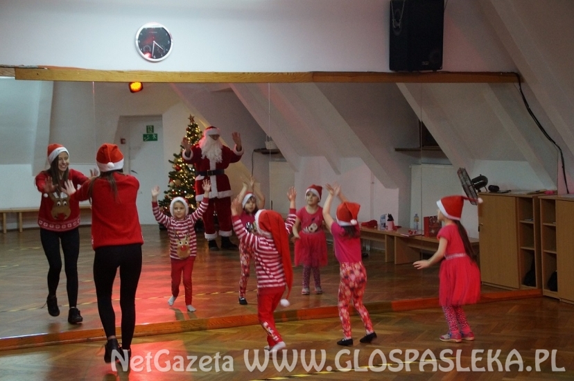 Taneczne Mikołajki w sekcji POK Dance
