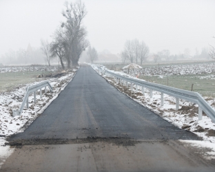 Pogoda psuje szyki drogowcom