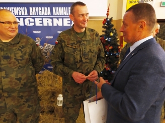 Delegacja ZSEiT na pożegnaniu wojskowego kontyngentu „Łotwa”