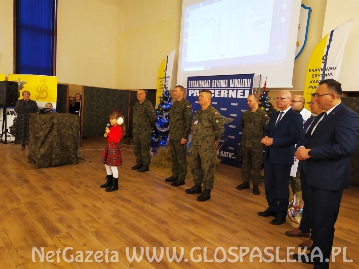 Delegacja ZSEiT na pożegnaniu wojskowego kontyngentu „Łotwa”