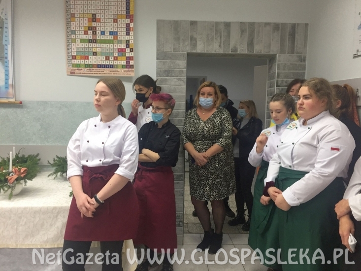 II miejsce ZSEiT w konkursie na „Najpiękniejszy stół bożonarodzeniowy”