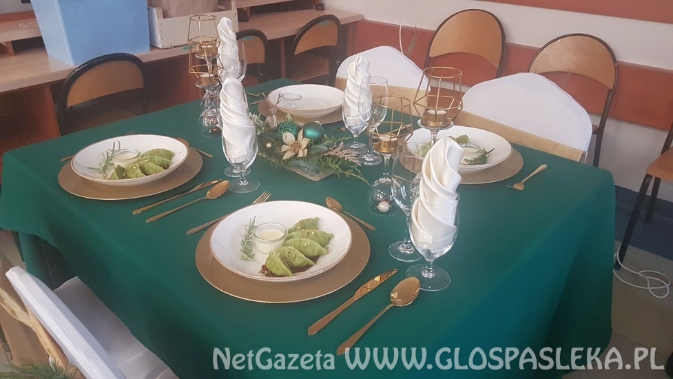 II miejsce ZSEiT w konkursie na „Najpiękniejszy stół bożonarodzeniowy”