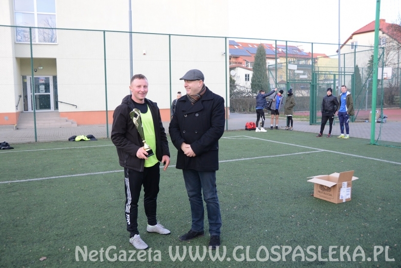 Dobra Zmiana wygrywa