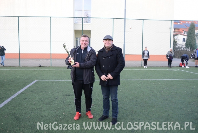 Dobra Zmiana wygrywa