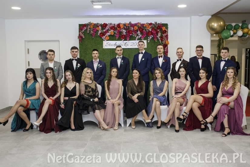 Studniówka w Rolniku