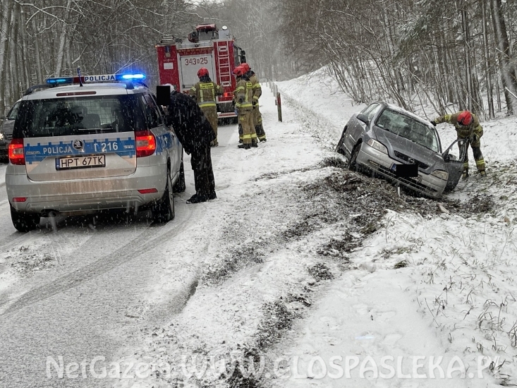 Lodowisko na drodze nr 513