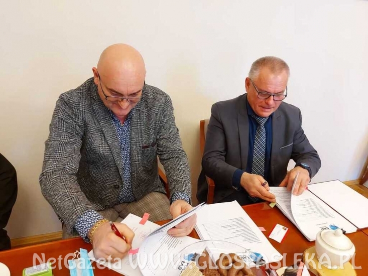 Umowa na budowę hali podpisana