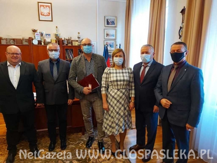 Umowa na budowę hali podpisana