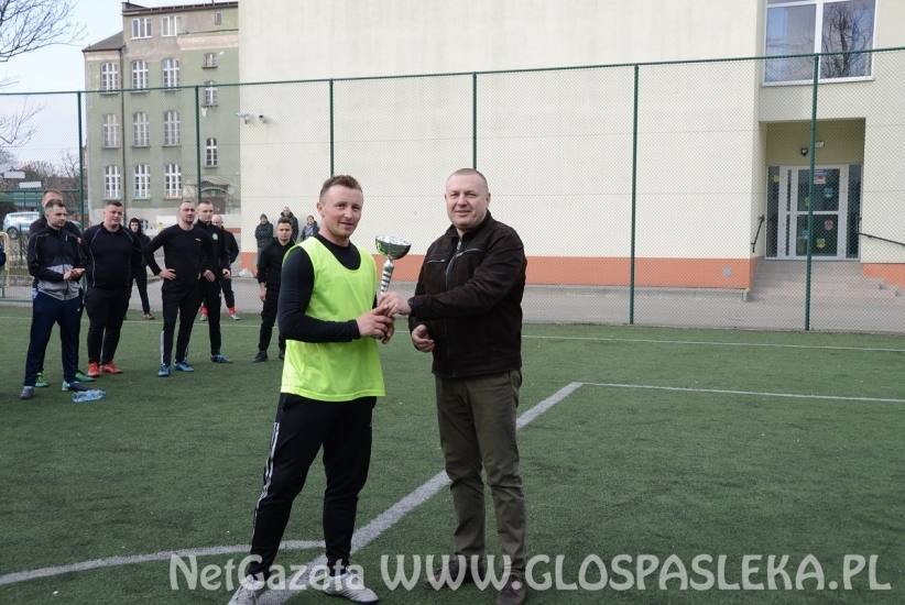 Dobra Zmiana wygrywa