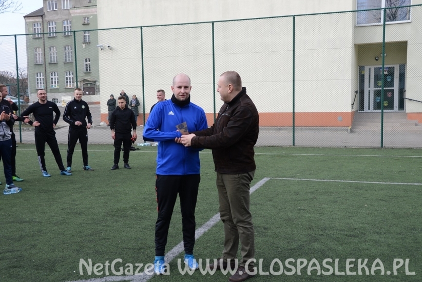 Dobra Zmiana wygrywa