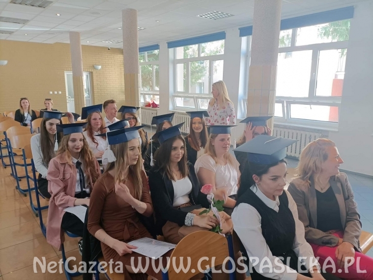 Szczęśliwej drogi już czas….. Pożegnanie absolwentów w ZSEiT