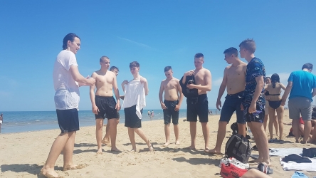 Kolejna grupa uczniów z ZSEiT w drodze na zagraniczne staże