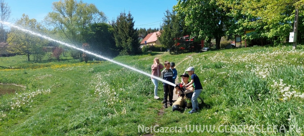 W podziękowaniu za udział w konkursie plastycznym STRAŻAK - BOHATER  