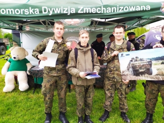 Kadeci ZSEiT na wojskowych piknikach