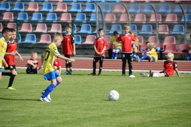 Grali młodzi piłkarze