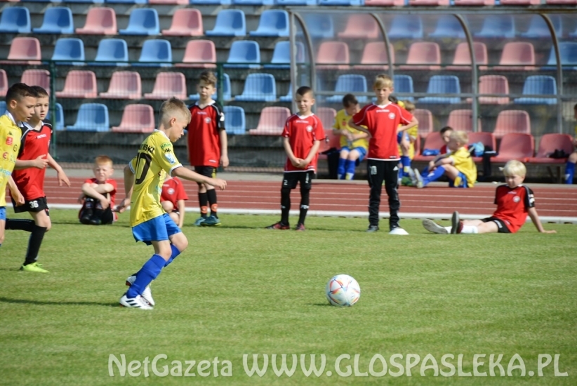 Grali młodzi piłkarze