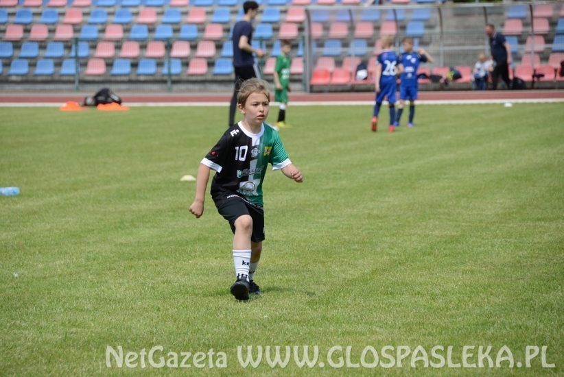 Grali młodzi piłkarze