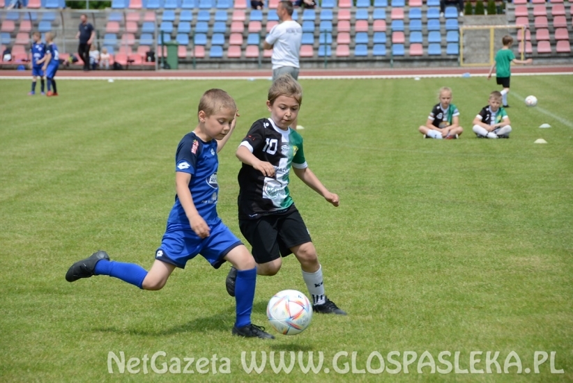 Grali młodzi piłkarze
