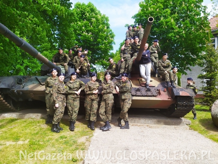 Kadeci ZSEiT zakończyli szkolenia w 9 BBKPanc